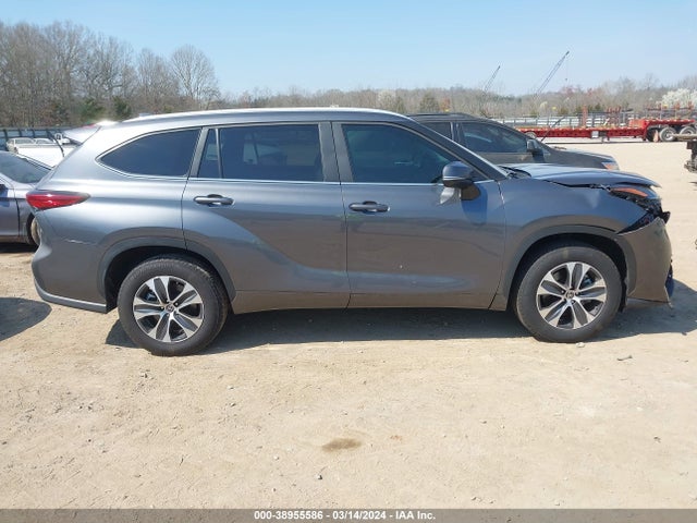 Toyota Highlander Xle 2023 5TDKDRAH4PS513264 Image 13