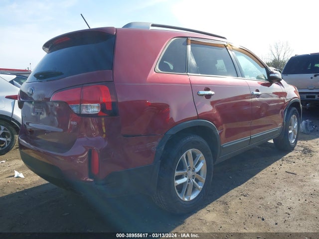 KIA SORENTO LX 2015 5XYKTDA66FG615696 Image 4