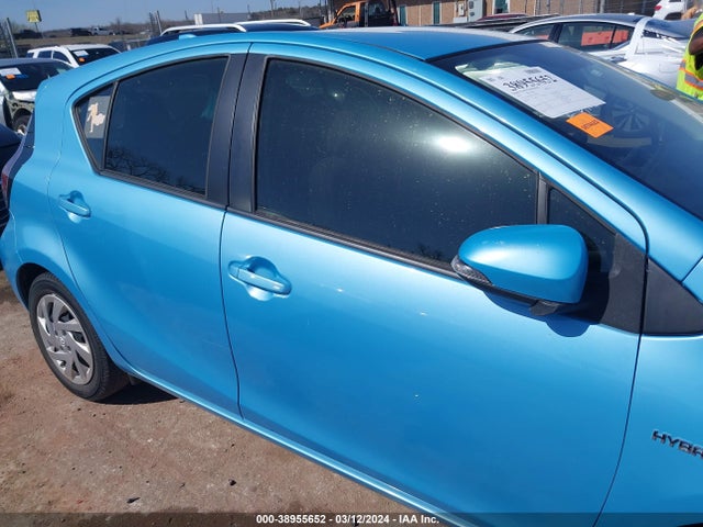Toyota Prius C Three 2015 JTDKDTB3XF1107257 Image 13