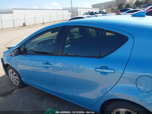Toyota Prius C Three 2015 JTDKDTB3XF1107257 Image 14