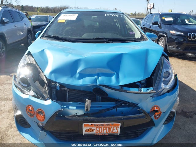 Toyota Prius C Three 2015 JTDKDTB3XF1107257 Image 6