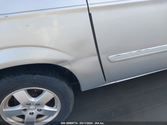 2005 DODGE GRAND CARAVAN SXT VIN: 2D4GP44L95R401245