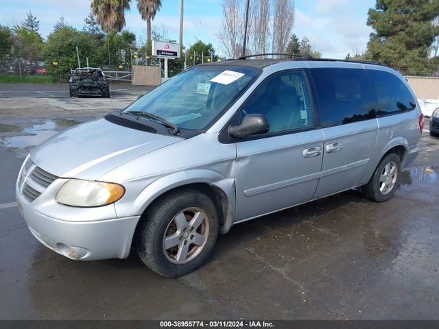 2005 DODGE GRAND CARAVAN SXT VIN: 2D4GP44L95R401245