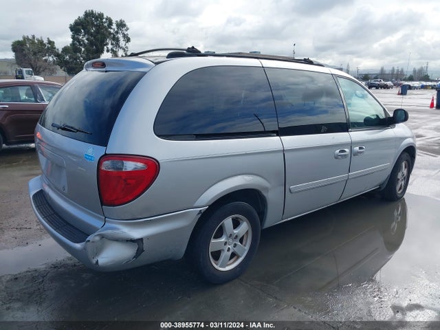 2005 DODGE GRAND CARAVAN SXT VIN: 2D4GP44L95R401245