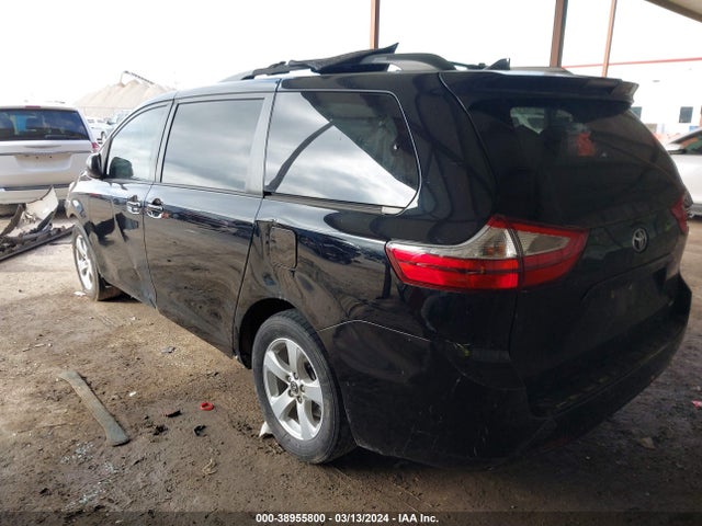 Toyota Sienna Le 8 Passenger 2018 5TDKZ3DC1JS947468 Image 3