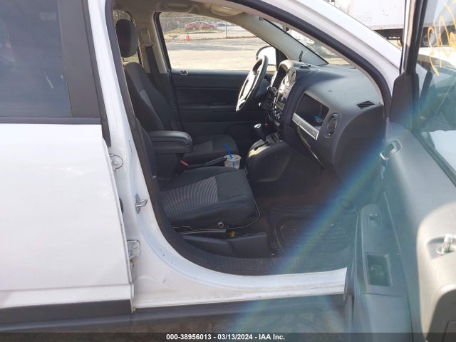 1C4NJCBA6ED718999 Jeep Compass Sport