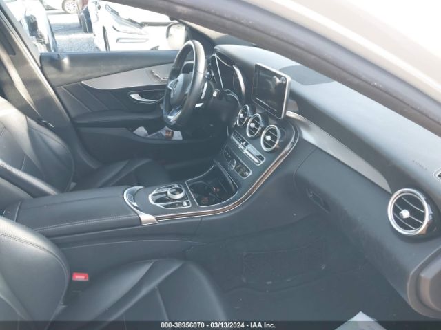 55SWF4JB8JU265587 Mercedes-Benz C 300