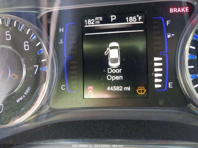 Chrysler 200 Limited Platinum 2017 1C3CCCAB9HN501137 Image 15