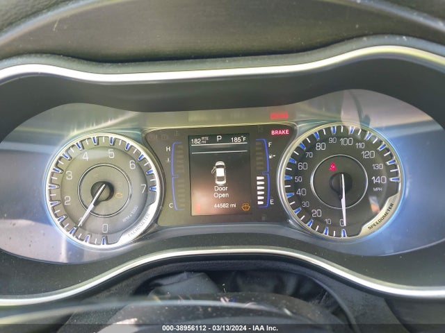 Chrysler 200 Limited Platinum 2017 1C3CCCAB9HN501137 Image 7