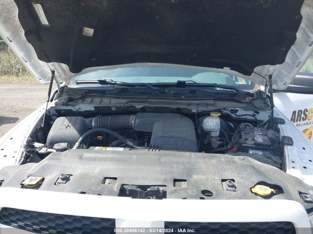 RAM 1500 Express Quad Cab 4x4 6'4 Box 2018 1C6RR7FG4JS268752 Image 10
