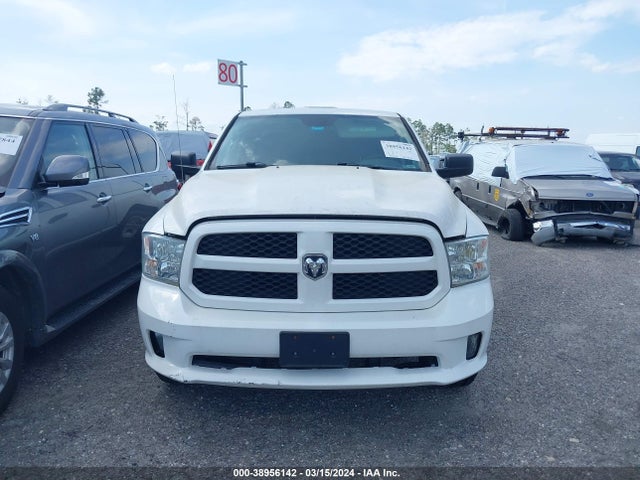 RAM 1500 Express Quad Cab 4x4 6'4 Box 2018 1C6RR7FG4JS268752 Image 12