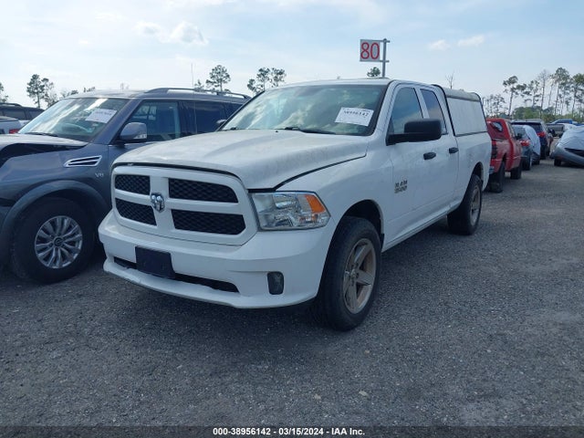 RAM 1500 Express Quad Cab 4x4 6'4 Box 2018 1C6RR7FG4JS268752 Image 2