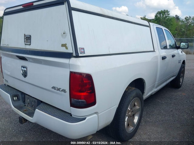 RAM 1500 Express Quad Cab 4x4 6'4 Box 2018 1C6RR7FG4JS268752 Image 4