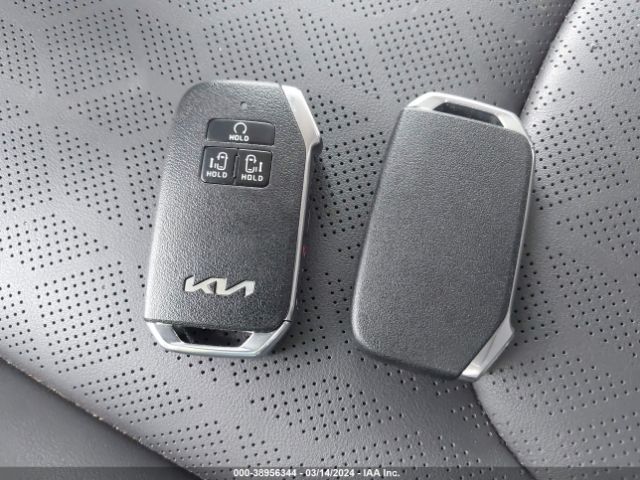 KNDNC5H38R6358238 KIA Carnival Mpv Ex