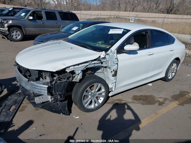 Chrysler 200 Limited 2015 1C3CCCAB6FN661814 Image 2