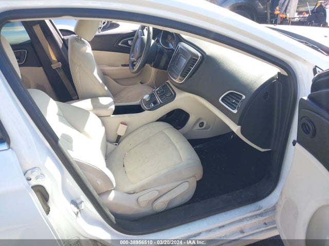 Chrysler 200 Limited 2015 1C3CCCAB6FN661814 Image 5