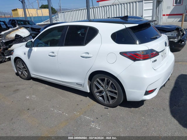 Lexus CT 200H 2015 JTHKD5BH7F2241935 Image 3