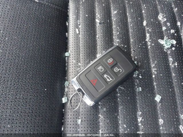 SALRJ2RX9M2454914 Land Rover Discovery P300 S