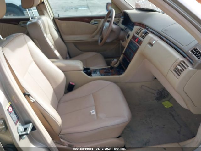 2002 MERCEDES-BENZ E-CLASS WDBJF65J02B404798 Photo 4