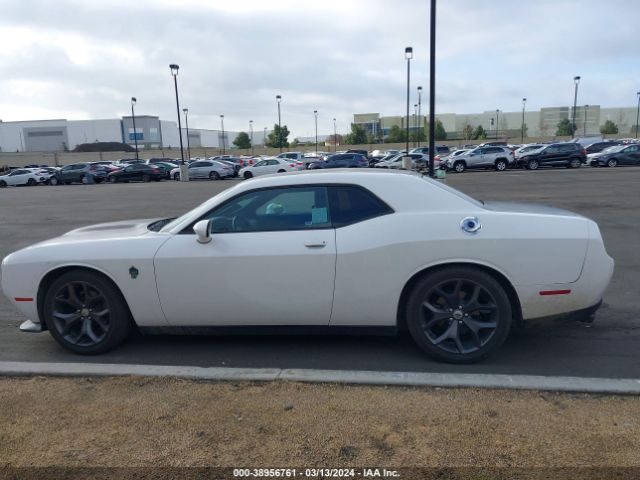 2C3CDZJG0KH670281 Dodge Challenger Gt