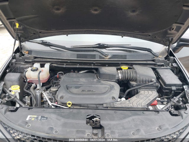 2C4RC1CG0MR577457 Chrysler Voyager Lx