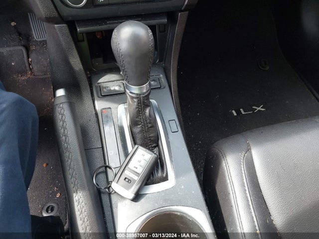 19UDE2F38LA001932 Acura Ilx Standard