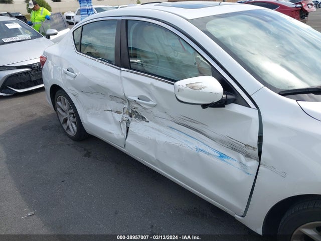 19UDE2F38LA001932 Acura Ilx Standard