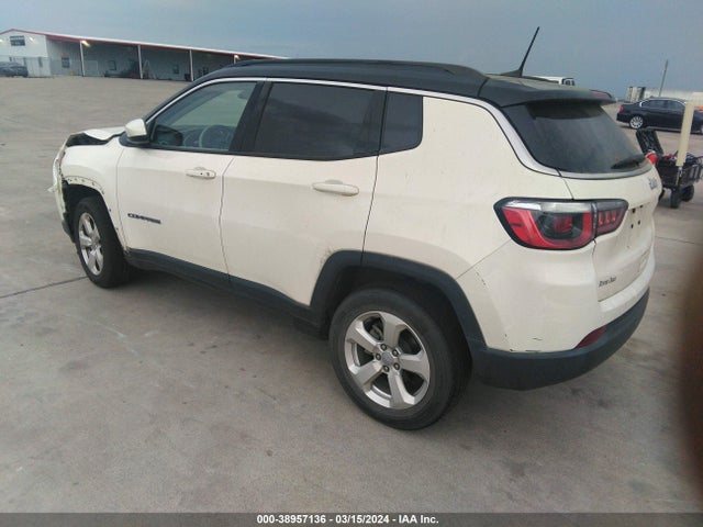 3C4NJCBB9JT125005 Jeep Compass Latitude Fwd