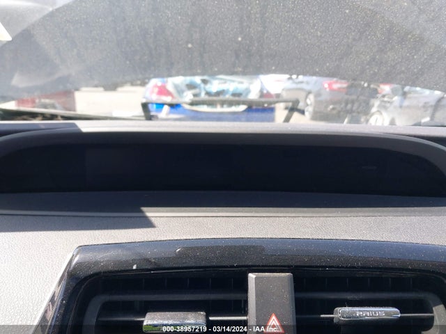 Toyota Prius Two 2017 JTDKBRFU9H3579503 Image 16