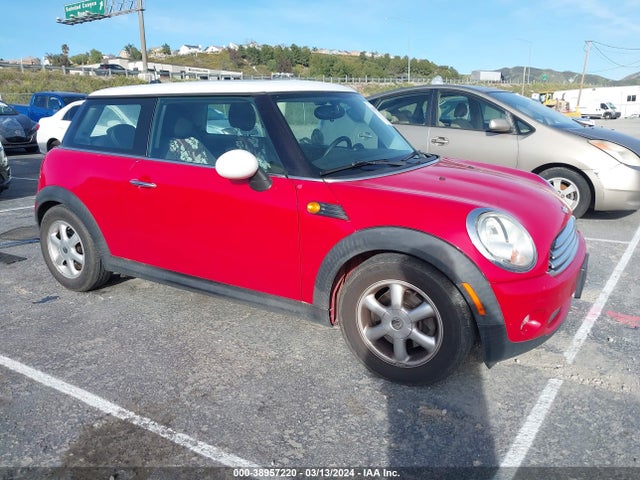 2007 MINI COOPER WMWMF33527TT57243 Photo 0