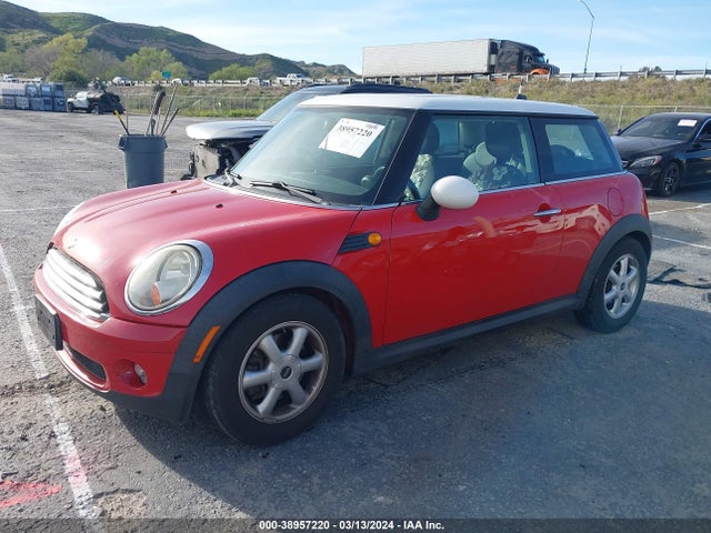 2007 MINI COOPER WMWMF33527TT57243 Photo 1