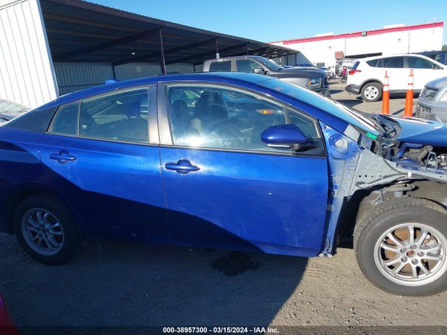 Toyota Prius Four 2017 JTDKARFU2H3528654 Image 14
