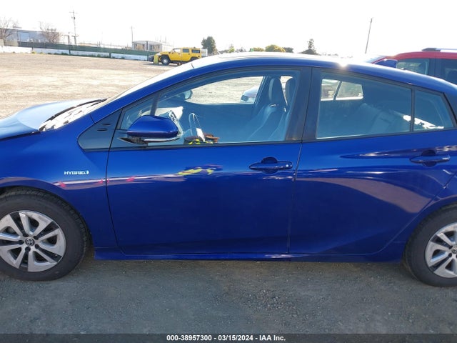 Toyota Prius Four 2017 JTDKARFU2H3528654 Image 15