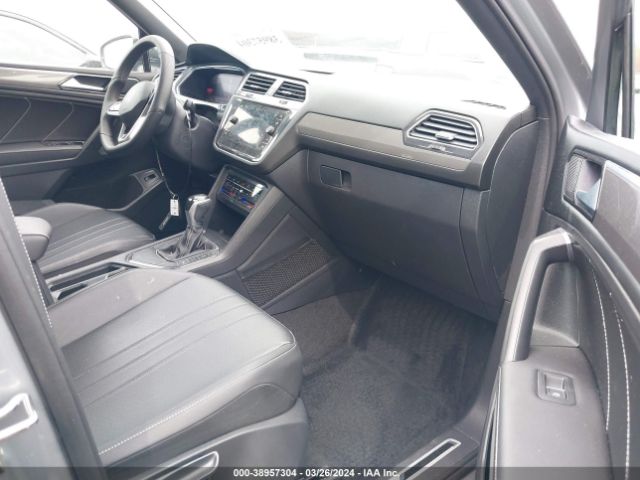 3VVCB7AX9NM078083 Volkswagen Tiguan Se R-line Black