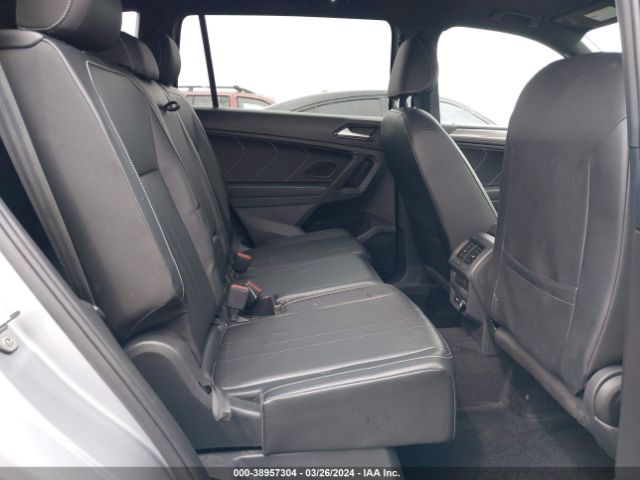 3VVCB7AX9NM078083 Volkswagen Tiguan Se R-line Black