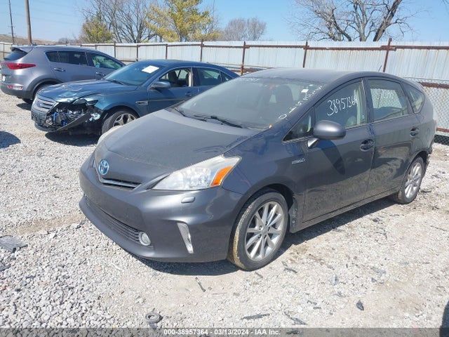 Toyota Prius V Five 2014 JTDZN3EU1E3332590 Image 2