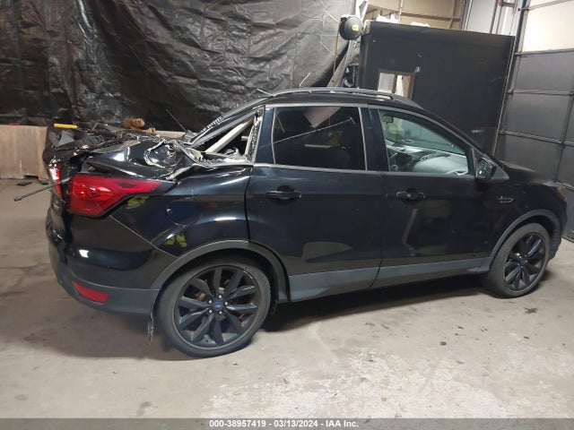 Ford ESCAPE SE 2019 1FMCU9GD1KUB91420 Image 13