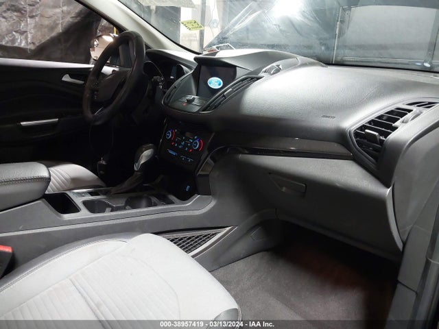 Ford ESCAPE SE 2019 1FMCU9GD1KUB91420 Image 5