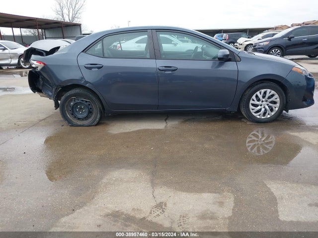 Toyota COROLLA LE 2018 5YFBURHE3JP738349 Image 13