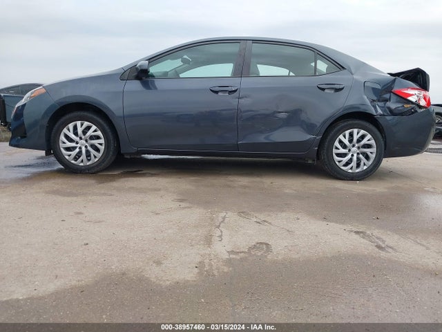 Toyota COROLLA LE 2018 5YFBURHE3JP738349 Image 14