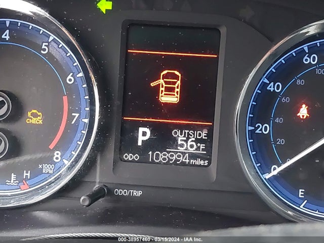 Toyota COROLLA LE 2018 5YFBURHE3JP738349 Image 15