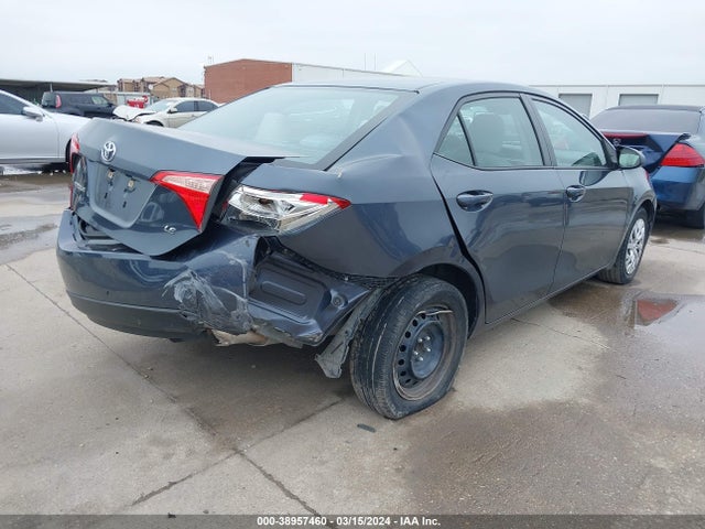 Toyota COROLLA LE 2018 5YFBURHE3JP738349 Image 4