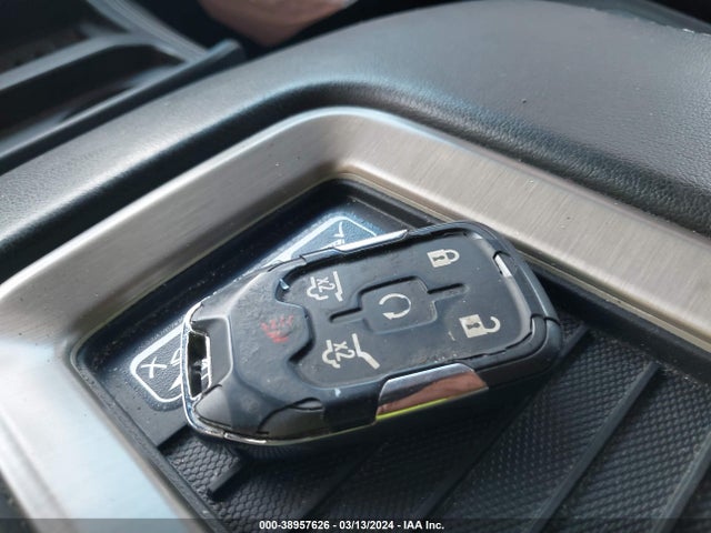 1GKS2HKJ4HR330159 GMC YUKON XL DENALI