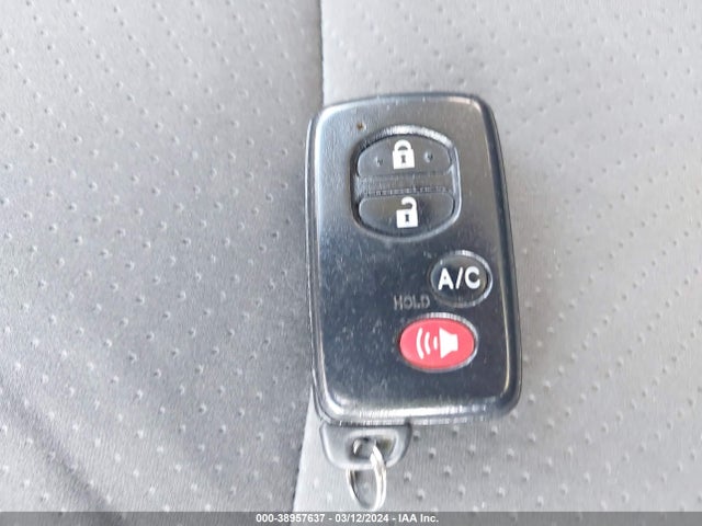 Toyota PRIUS PLUG-IN 2014 JTDKN3DP7E3050046 Image 11