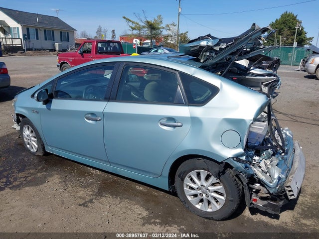 Toyota PRIUS PLUG-IN 2014 JTDKN3DP7E3050046 Image 3