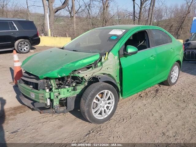 Chevrolet Sonic Lt Auto 2015 1G1JC5SH7F4219186 Image 2