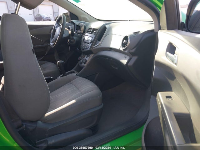 Chevrolet Sonic Lt Auto 2015 1G1JC5SH7F4219186 Image 5