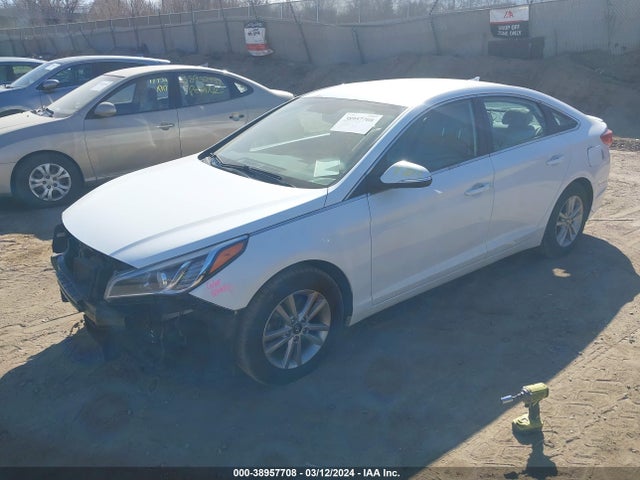 Hyundai SONATA ECO 2015 5NPE24AA0FH141970 Image 2
