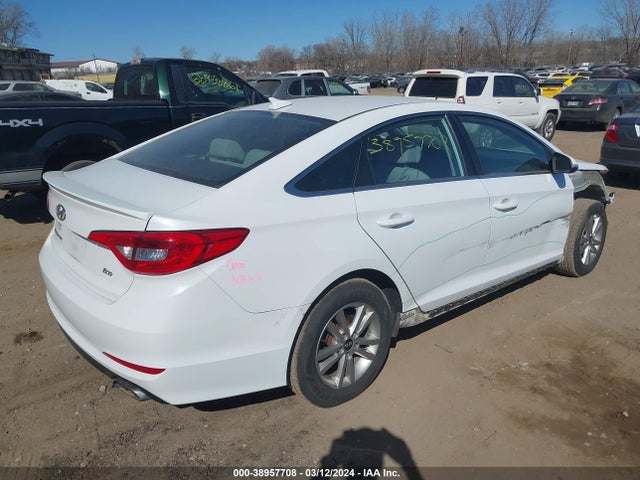 Hyundai SONATA ECO 2015 5NPE24AA0FH141970 Image 4