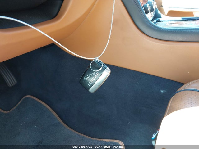 2013 JAGUAR XJ SAJWJ2GD0D8V45877 Photo 10